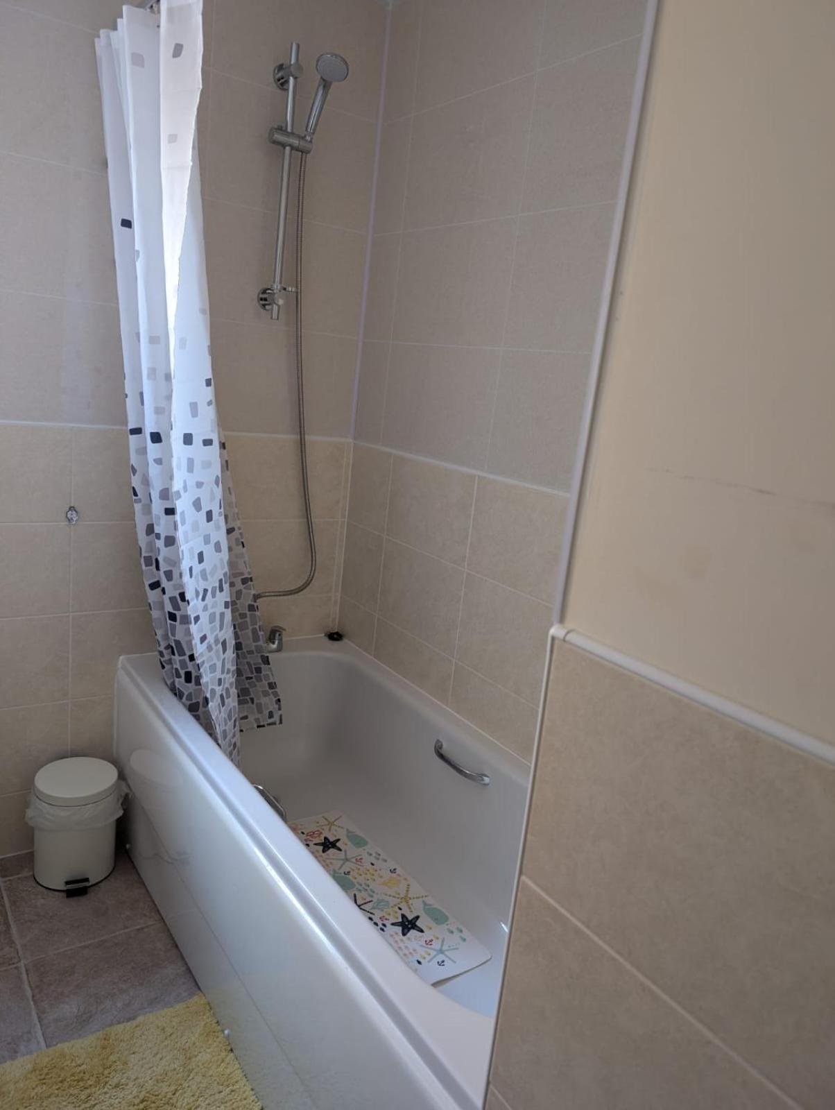 Holytown Homes Ngoại thất bức ảnh